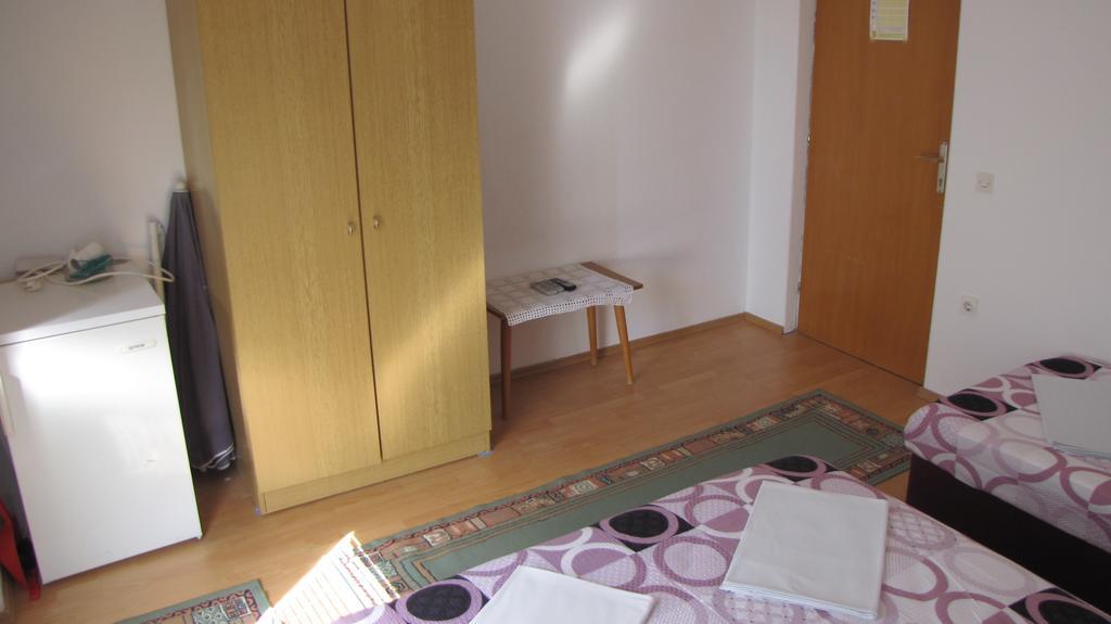 Apartments Primorac بوداكا الغرفة الصورة