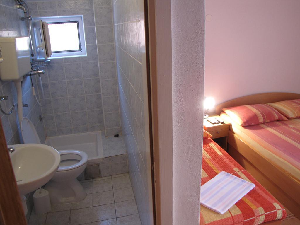 Apartments Primorac بوداكا الغرفة الصورة