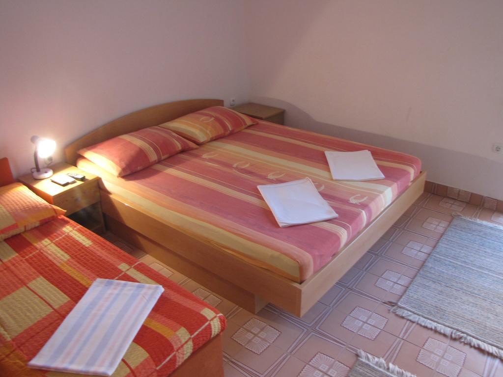 Apartments Primorac بوداكا الغرفة الصورة