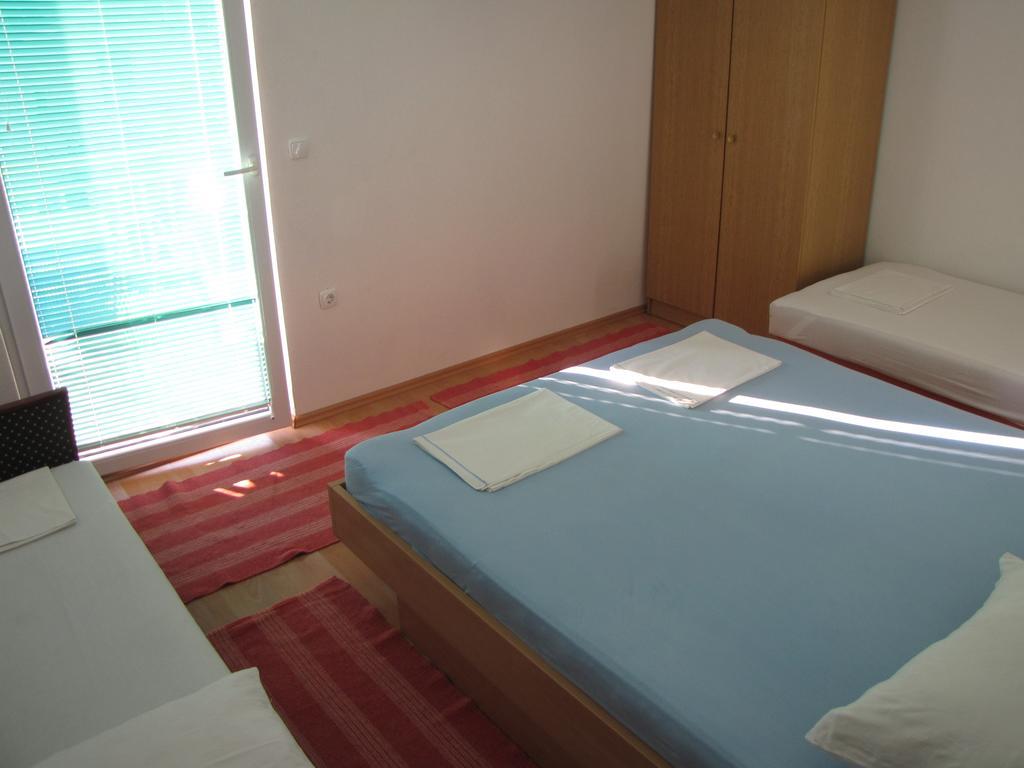 Apartments Primorac بوداكا الغرفة الصورة