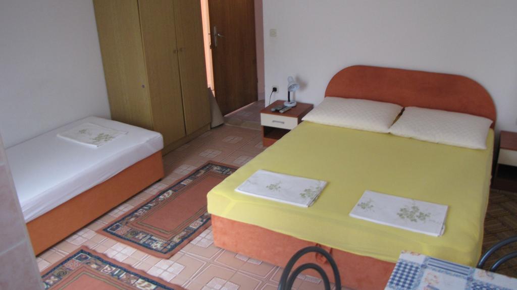 Apartments Primorac بوداكا الغرفة الصورة