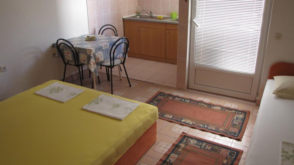 Apartments Primorac بوداكا الغرفة الصورة
