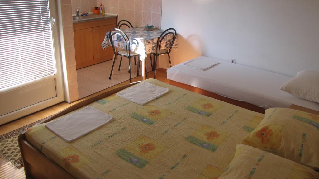Apartments Primorac بوداكا الغرفة الصورة